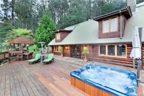 Eagles Nest Luxury Mountain Retreat - Accommodation BNB 0