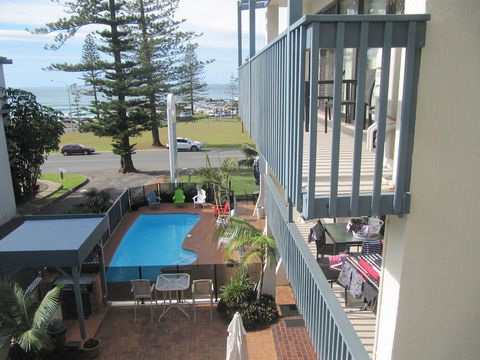 Beach House Holiday Apartments - Accommodation BNB 3