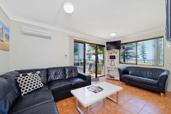 Beach House Holiday Apartments - Accommodation BNB 4