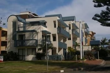 Beach House Holiday Apartments - Accommodation BNB 1