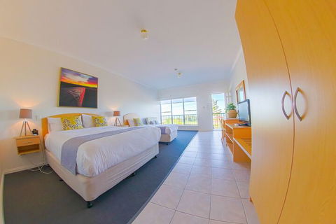 COAST Motel And Apartments - Accommodation BNB 3