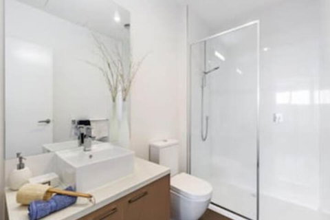 Modern Inner West Stay - Accommodation BNB 2