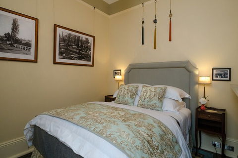 The Old Bank Boutique Hotel - Accommodation BNB 3