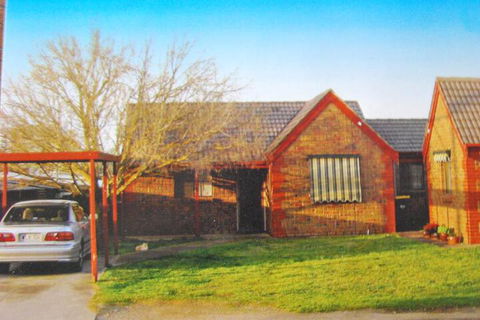 Maple Tree Cottage - Accommodation BNB 1