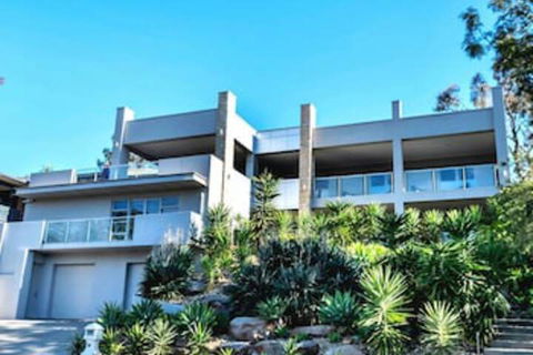 Hollywood Tree House - Accommodation BNB 0