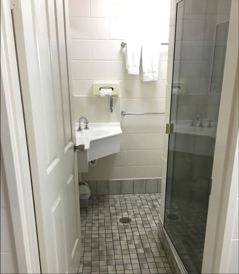 Barrier Reef Motel - Accommodation BNB 5