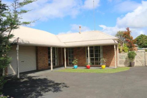 Stylish 2 Bedroom Unit - Accommodation BNB 0