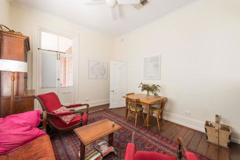 Post Office Apartment - Accommodation BNB 4