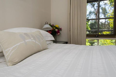 Hollyhock B&B - Accommodation BNB 6