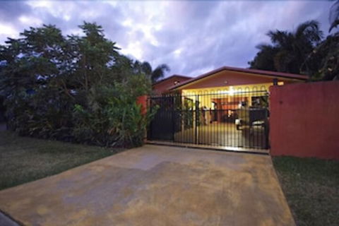 Hacienda Cooya Beach - Accommodation BNB 1
