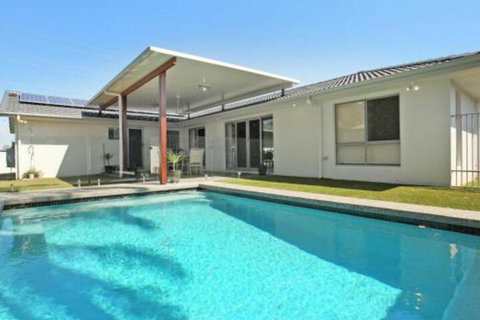 Palm 95 Modern 4 BDRM Home With Pool - Accommodation BNB 0
