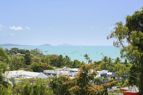 Airlie Harbour 3 Bedroom Apartment - Accommodation BNB 2