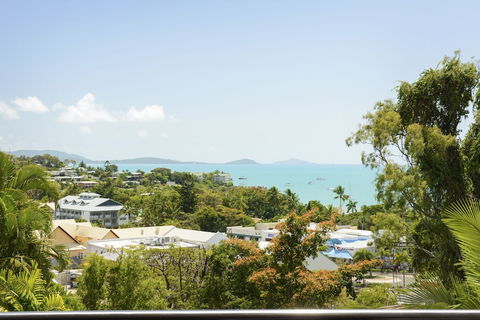 Airlie Harbour 3 Bedroom Apartment - Accommodation BNB 3