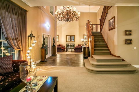 Kerami Manor - Accommodation BNB 1