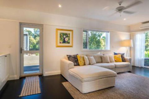 The White House At Wallcliffe Farms - Accommodation BNB 5
