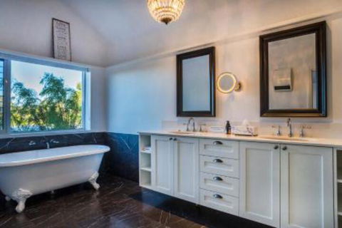 The White House At Wallcliffe Farms - Accommodation BNB 6