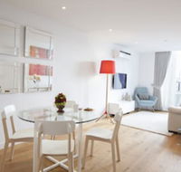Boutique Stays - Sea Breeze Port Melbourne - Accommodation BNB