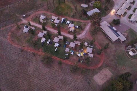 Hilltop Resort - Accommodation BNB 2