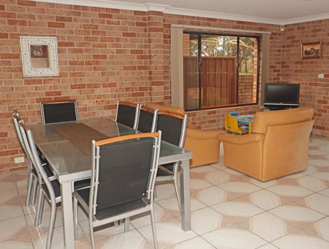 Hill Top Water & Bush Views - Accommodation BNB 6