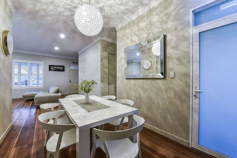Aloha Luxury Central Apartments - Accommodation BNB 6