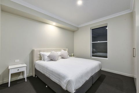 Aloha Luxury Central Apartments - Accommodation BNB 3
