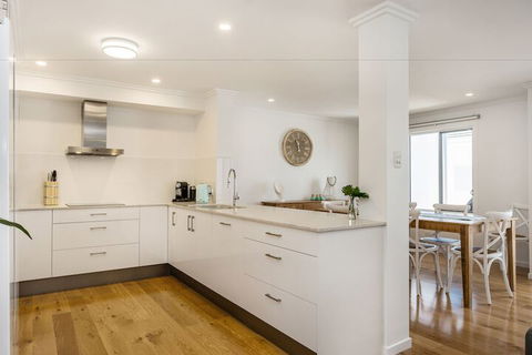 A PERFECT STAY - Ocean Walk - Accommodation BNB 2