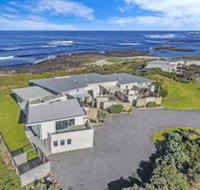 HEARNS BEACHSIDE VILLA 2 - Accommodation BNB