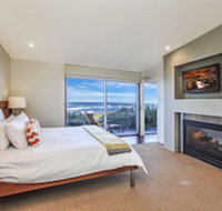 HEARNS BEACHSIDE VILLA 8 - Accommodation BNB