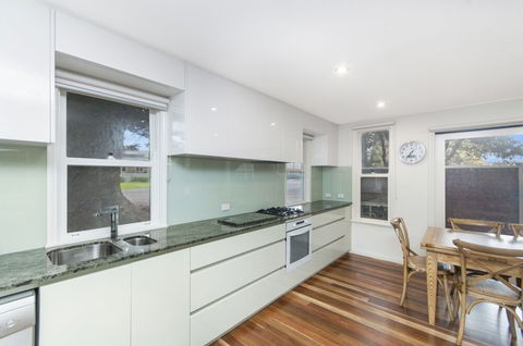 JOHANSSONS PERCH COTTAGE - Accommodation BNB 4