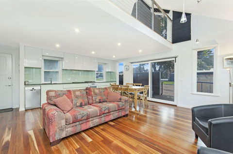 JOHANSSONS PERCH COTTAGE - Accommodation BNB 0