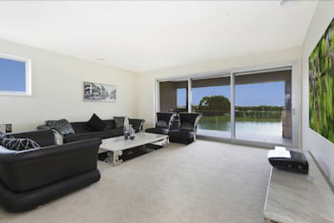 Jolong Park Clubhouse - Accommodation BNB 6