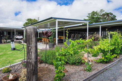 Granite Belt Motel - Accommodation BNB 1