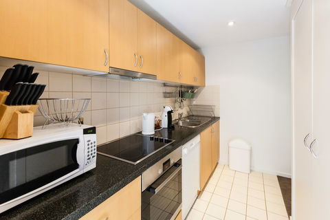 NAOMI, 2BDR South Melbourne Apartment - Accommodation BNB 4