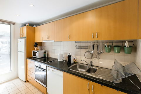 NAOMI, 2BDR South Melbourne Apartment - Accommodation BNB 3