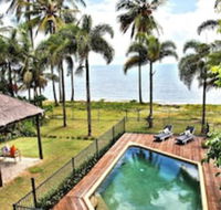 Absolute BeachFront Bliss  Newell Beach - Accommodation BNB