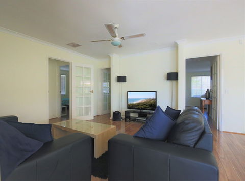 Mindarie Villa - Accommodation BNB 1