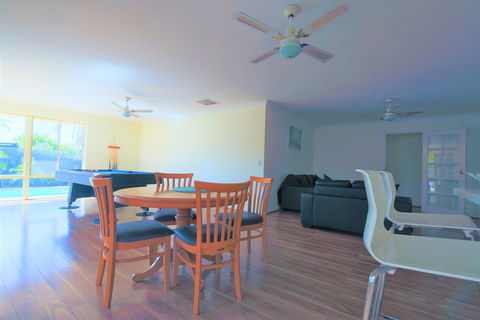 Mindarie Villa - Accommodation BNB 4