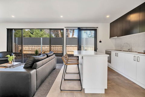 Punchbowl Executive Apartments - Accommodation BNB 4
