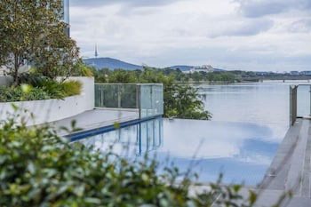 Accommodate Canberra - Lakefront - Accommodation BNB 2