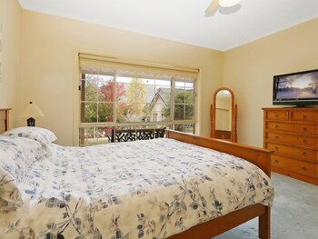 Alpine Mist - Spacious 5 Bedroom Home - Accommodation BNB 3