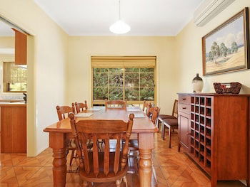 Alpine Mist - Spacious 5 Bedroom Home - Accommodation BNB 2