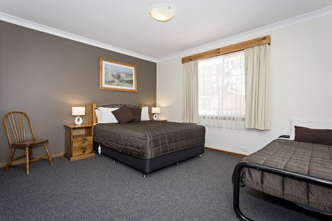 Colonial Motel And Serviced Apartments - Accommodation BNB 2