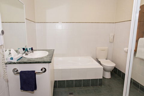 Colonial Motel And Serviced Apartments - Accommodation BNB 3