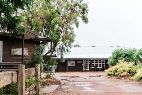 Saltbush Retreat - Accommodation BNB 4