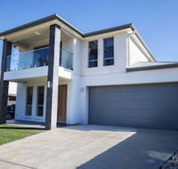 The Races - Swanport - Accommodation BNB