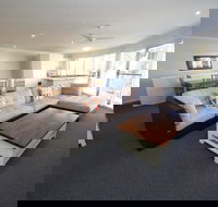 Ocean Shores Unit 11 at South West Rocks - Accommodation BNB