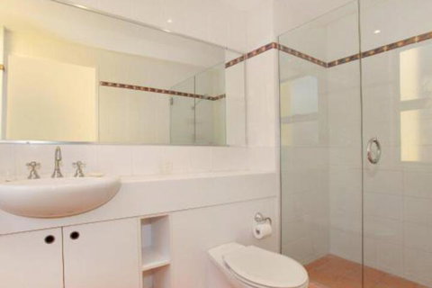 Little Hill 3 2 BDRM Apt On Parkyn Pde - Accommodation BNB 2