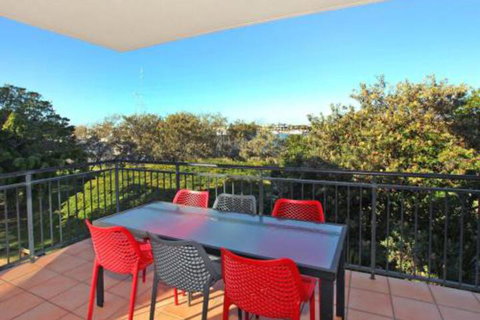 Little Hill 3 2 BDRM Apt On Parkyn Pde - Accommodation BNB 4