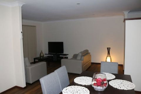 Cozy Stay At Dunstan - Accommodation BNB 0