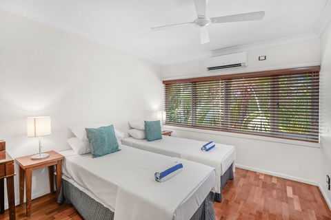 Poolside Apt In Alamanda Beachfront Resort 55 - Accommodation BNB 2